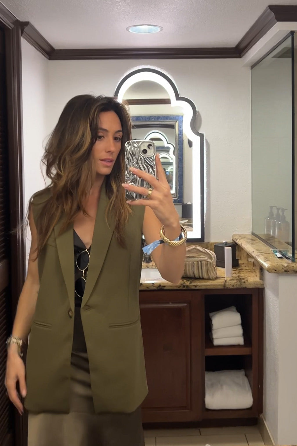 Marlowe Olive Sleeveless Blazer